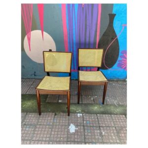 Par De Cadeiras Em Imbuia Com Palha Sintética