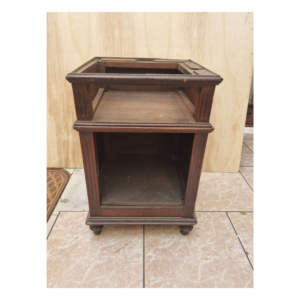 Mesa De Cabeceira/lateral Est Império Em Peroba Do Campo