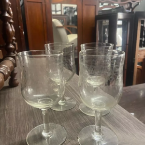 Conjunto Com 04 Taças Antigas Em Cristal Bizotado